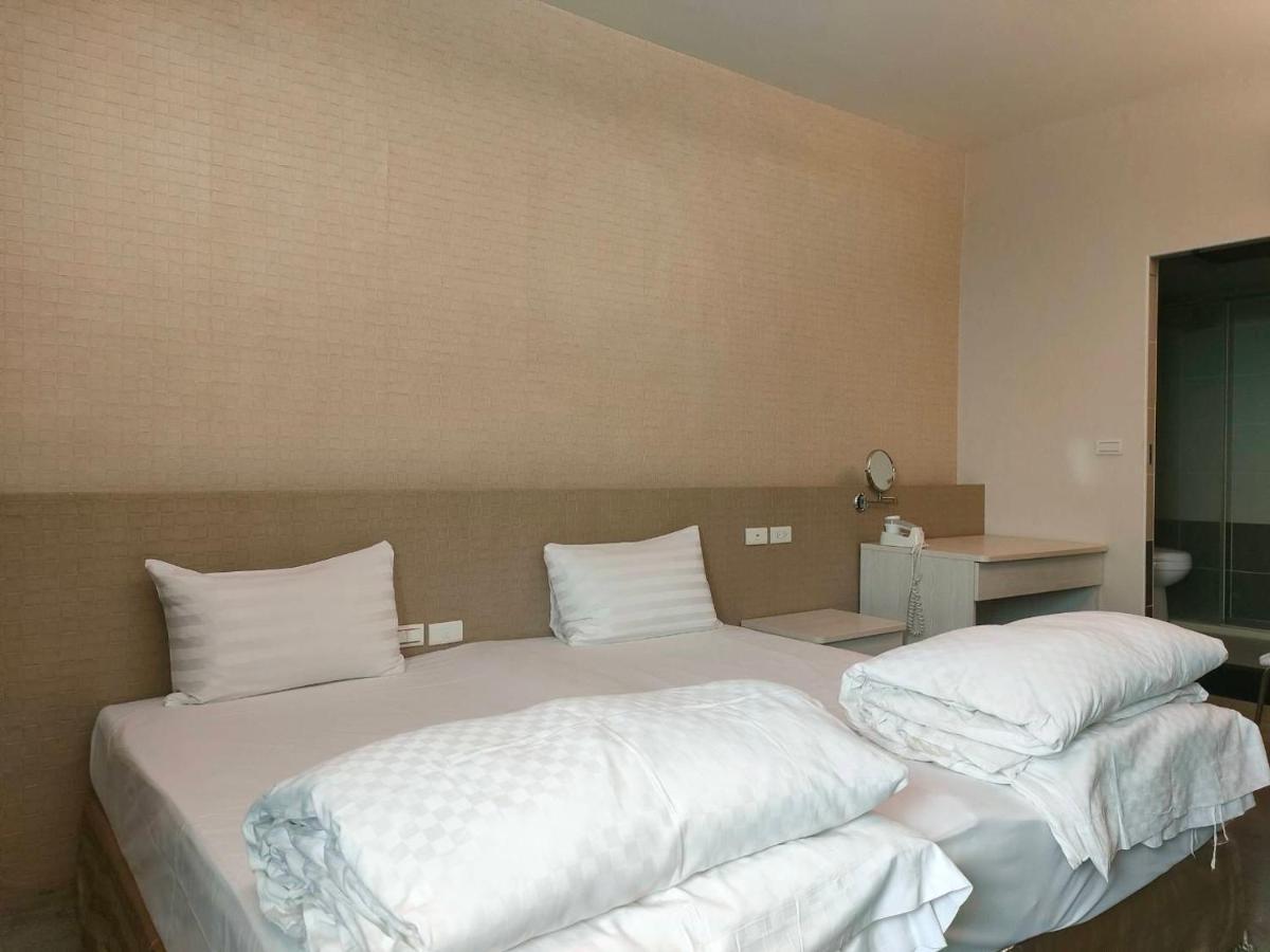 Shun-Yi Business Hotel Chiayi City Exterior photo