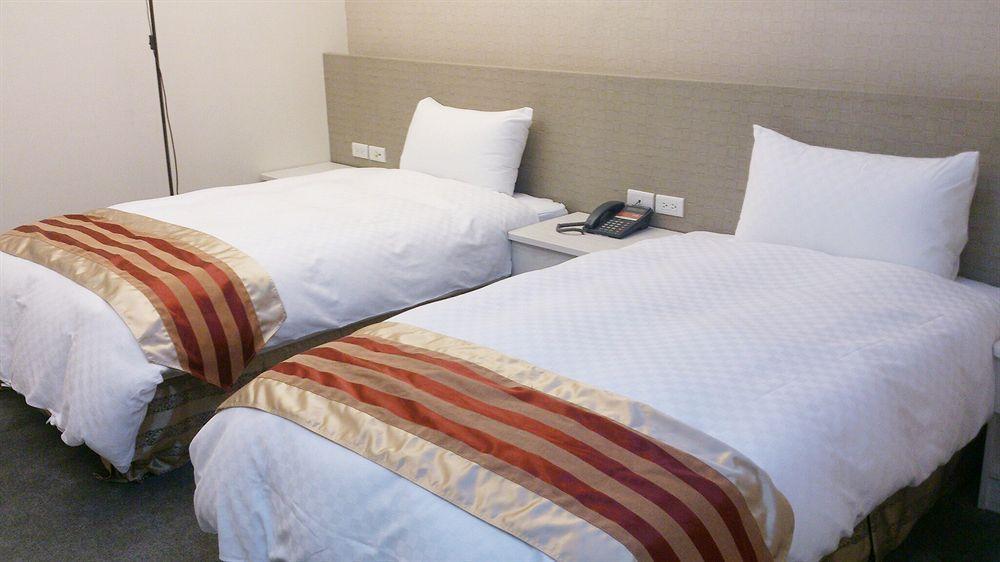 Shun-Yi Business Hotel Chiayi City Exterior photo