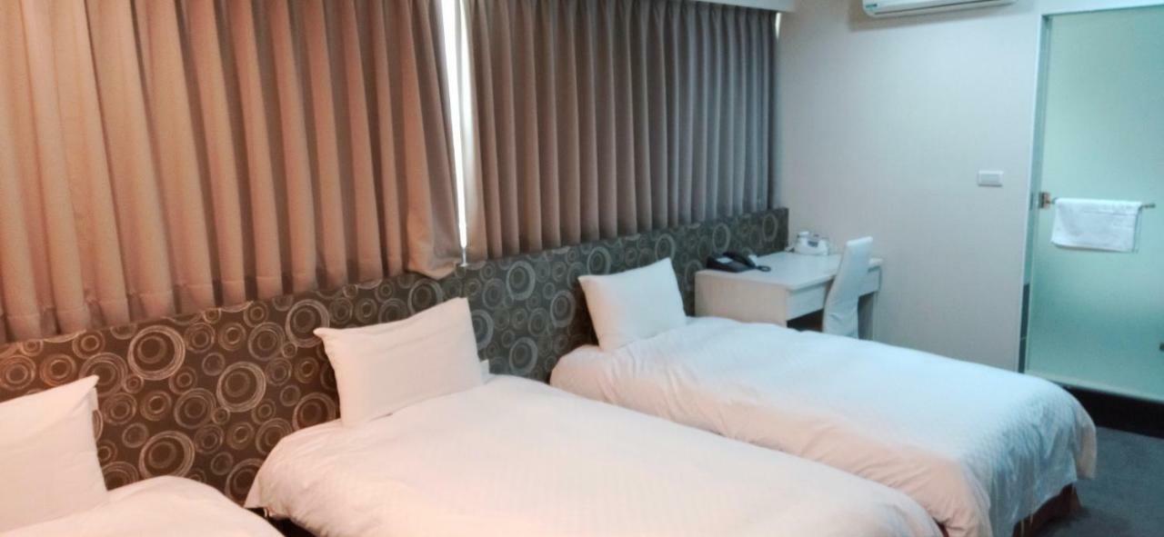 Shun-Yi Business Hotel Chiayi City Exterior photo